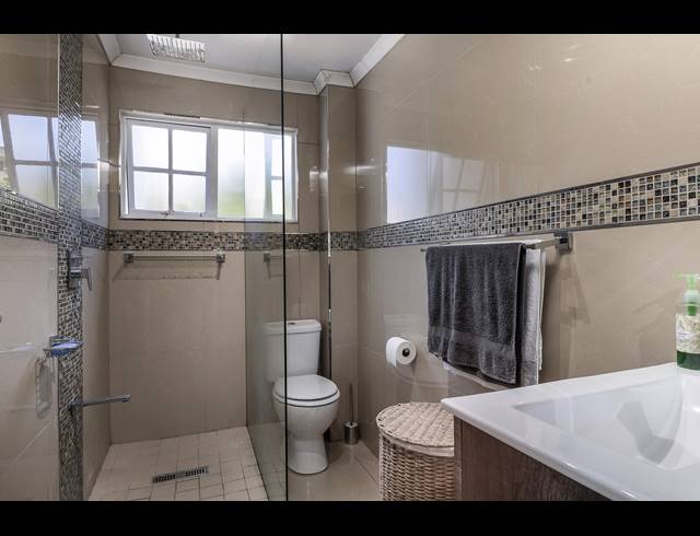 2 BEDROOM APARTMENT TO LET IN GLENWOOD
